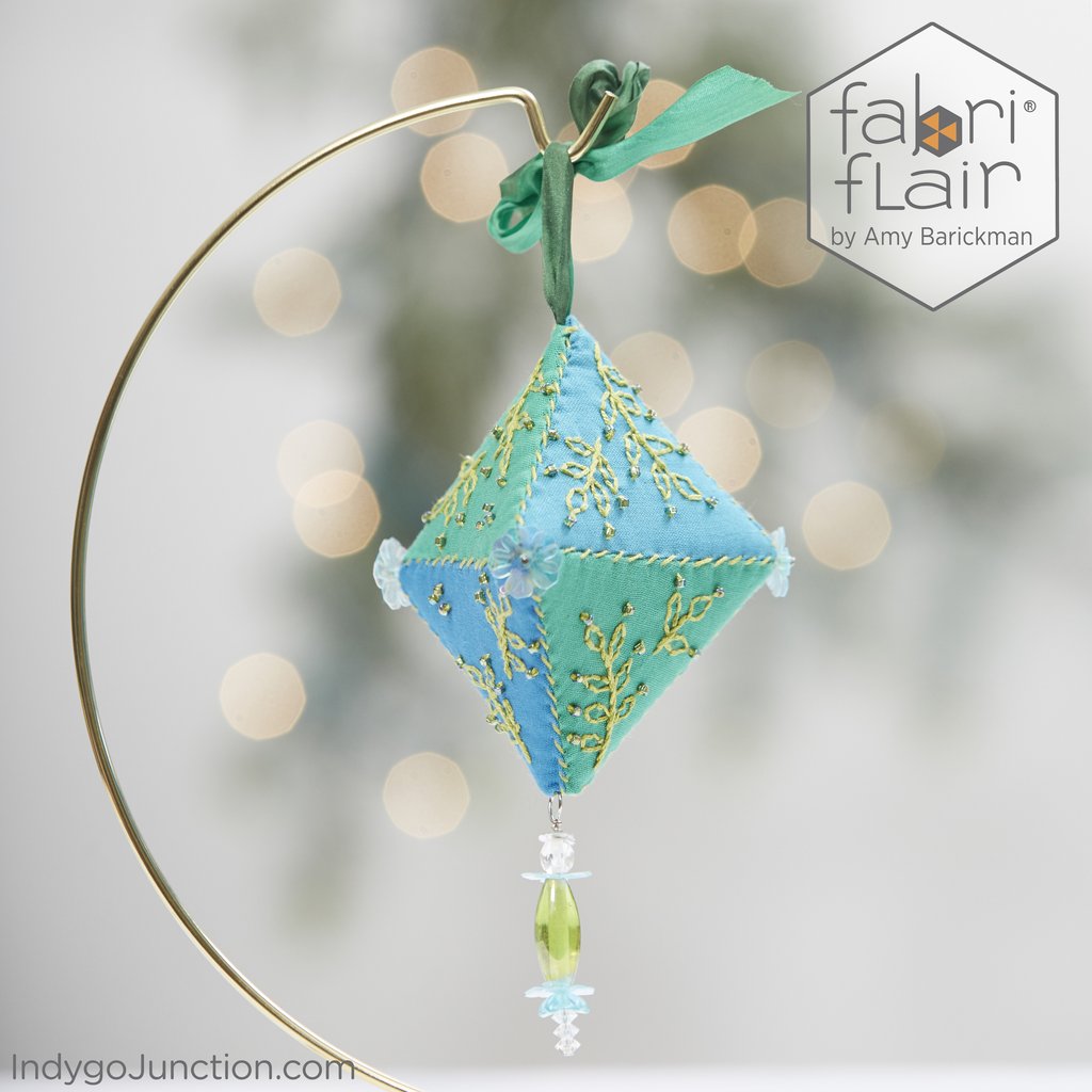 IJFF105 Trilliant Ornament Fabriflair Kit