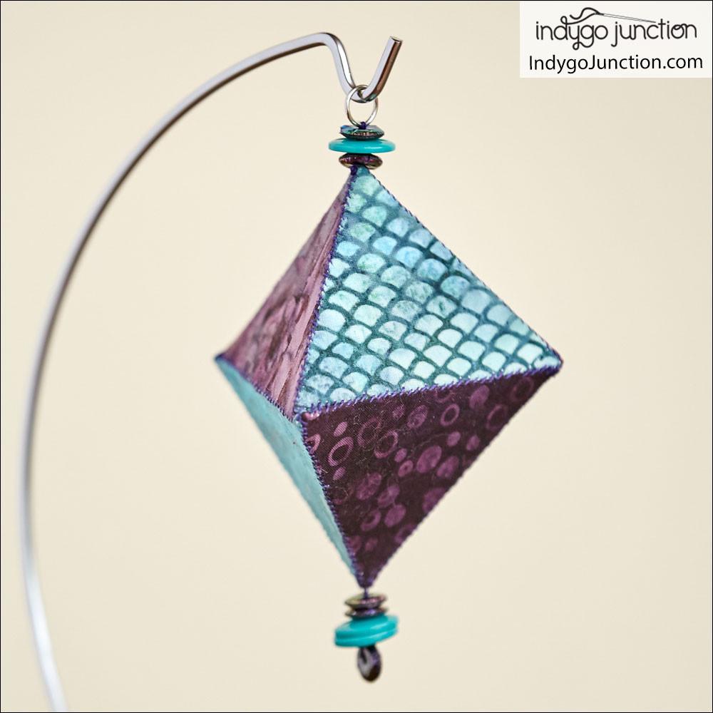 IJFF105 Trilliant Ornament Fabriflair Kit