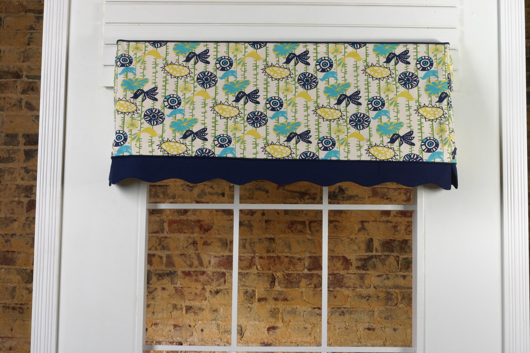 Sadie Awning Valance Pattern  try outdoor fabric for the back door.