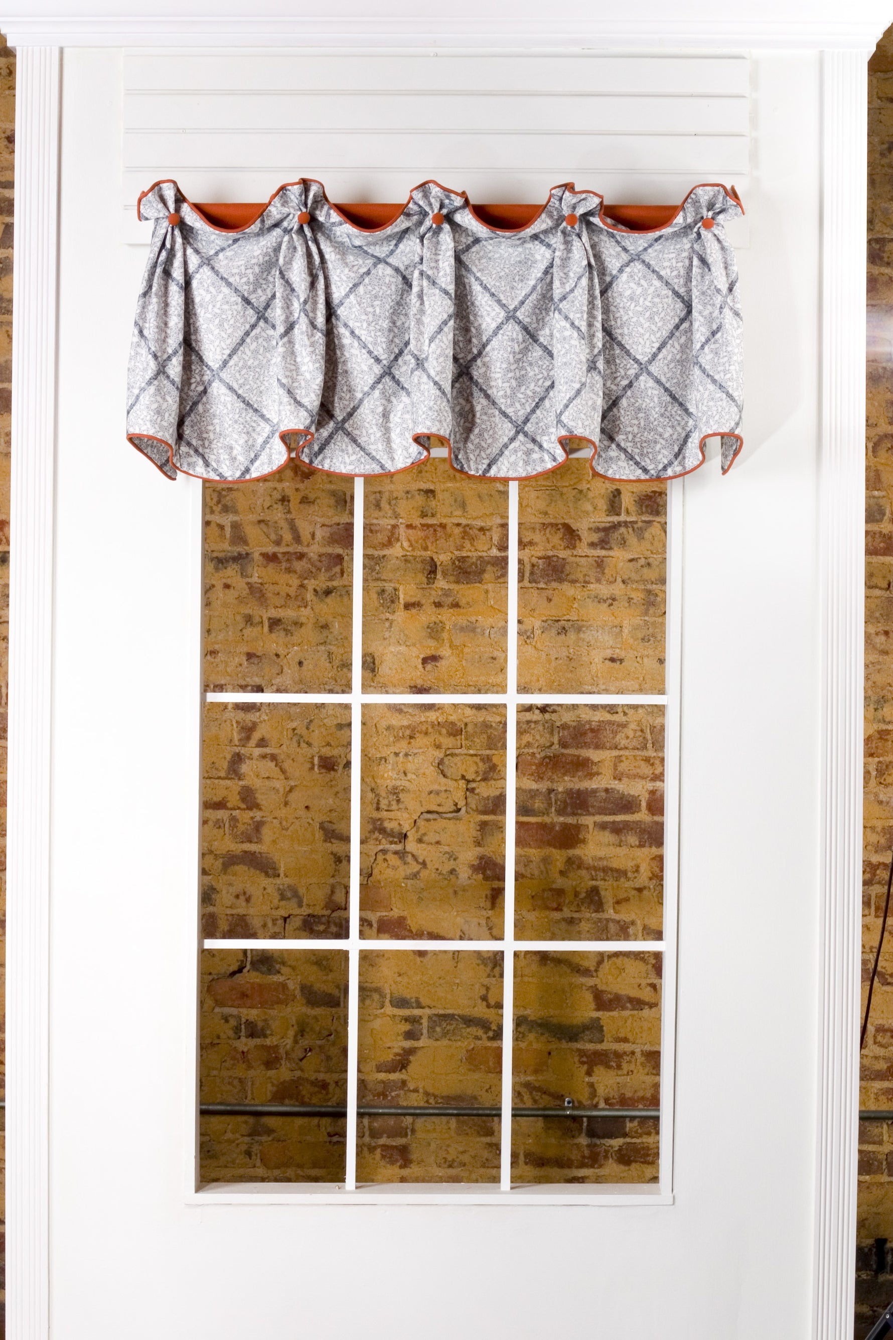 Learn to sew this beautiful Kasey Valance for your windows