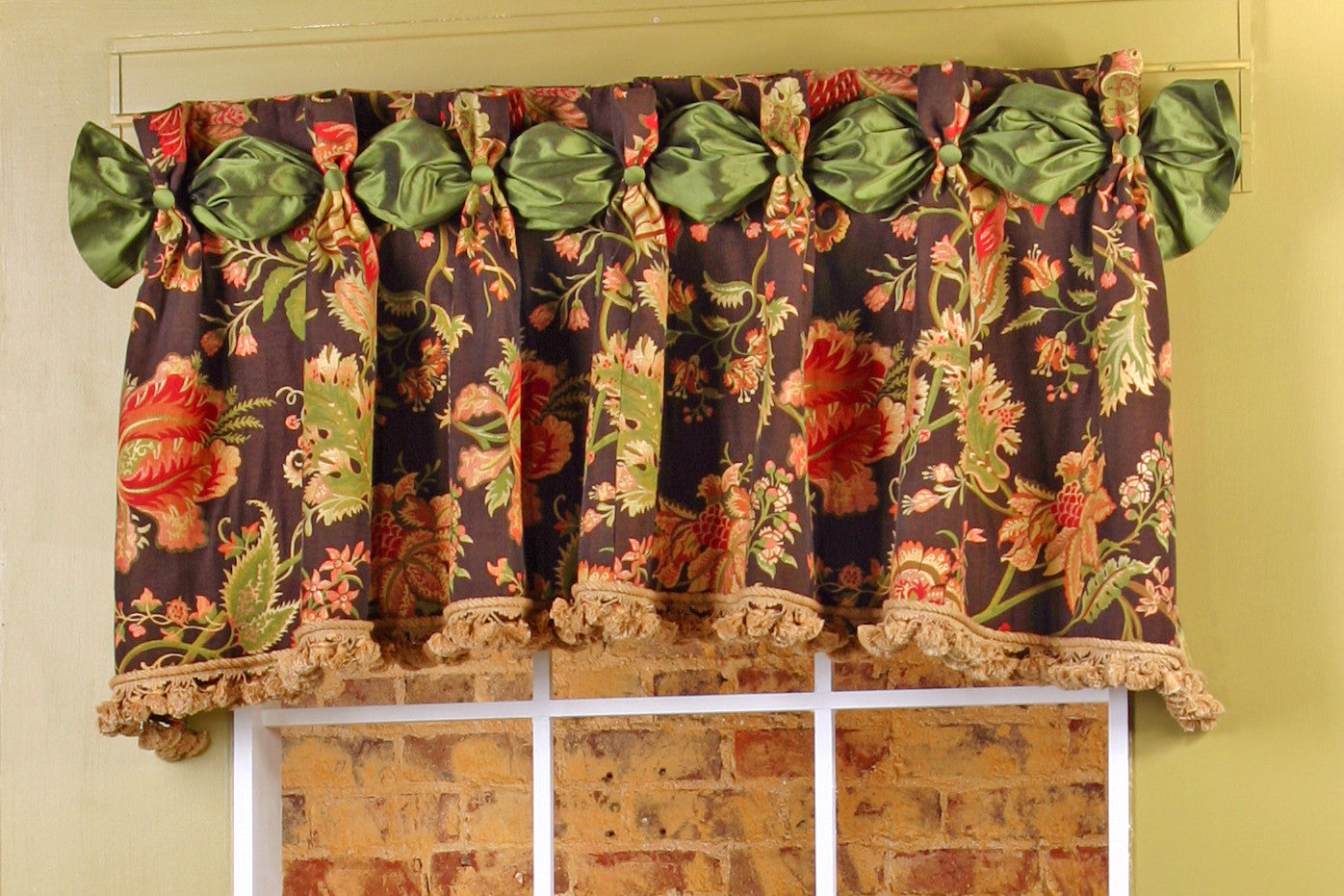 Dana valance oattern by Pate Meadows and Home Sewing Depot